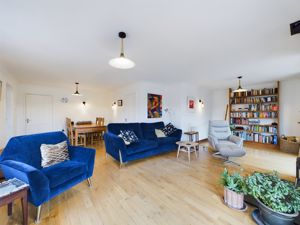 Living/dining room- click for photo gallery